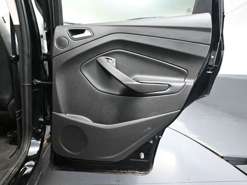 Used 2017 Ford Escape Titanium image 37