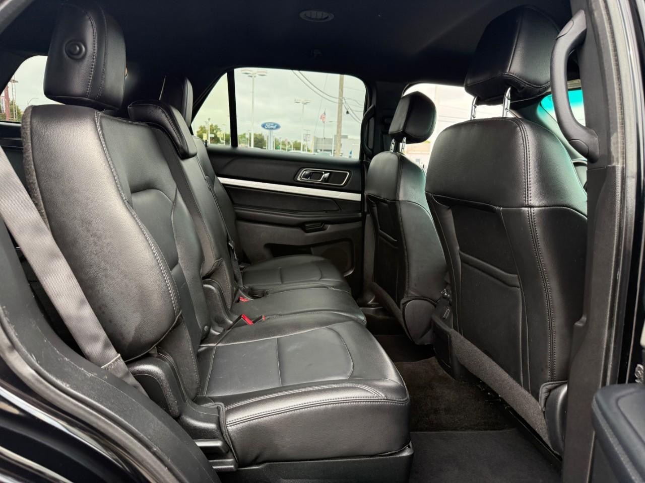Used 2016 Ford Explorer XLT w/ Equipment Group 202A AWD/4WD image 8