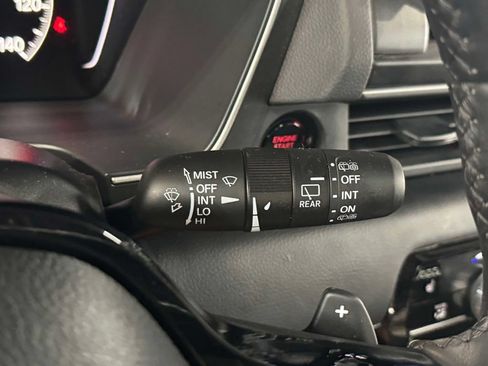 Used 2023 Honda Pilot Touring image 18