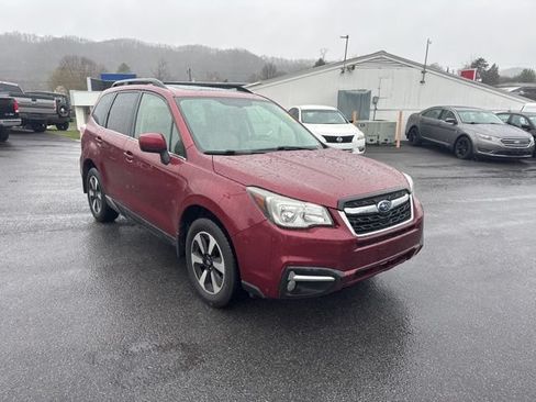 Used 2017 Subaru Forester 2.5i Limited AWD/4WD image 2