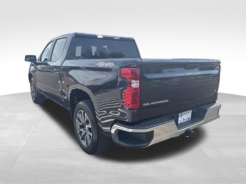 Used 2022 Chevrolet Silverado 1500 LT AWD/4WD image 5