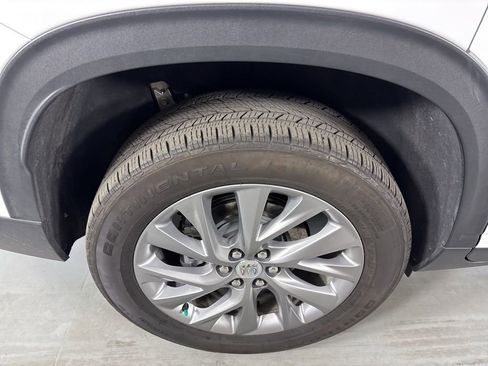 Used 2025 Buick Enclave Preferred image 10