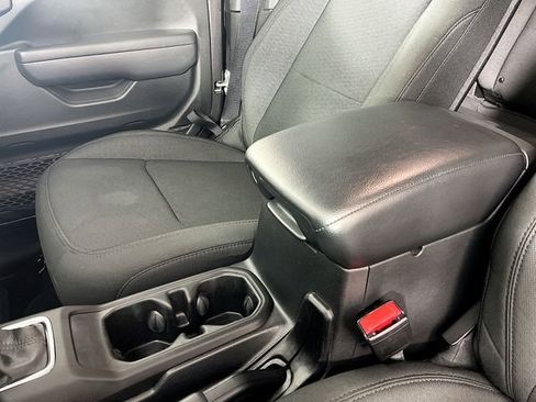 Used 2021 Jeep Wrangler Sport S image 21