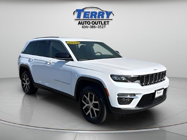Used 2025 Jeep Grand Cherokee Limited AWD/4WD image 2