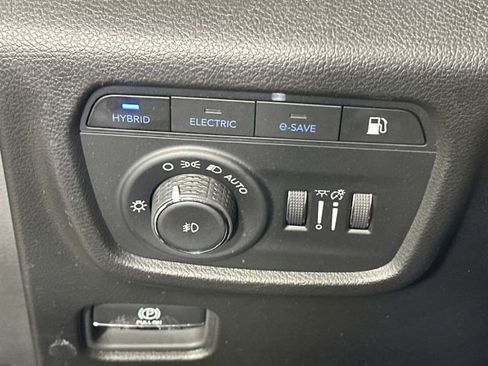 Used 2023 Jeep Grand Cherokee 30th Anniversary image 19