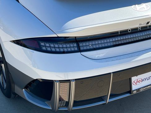 New 2025 Hyundai Ioniq 6 SE image 12