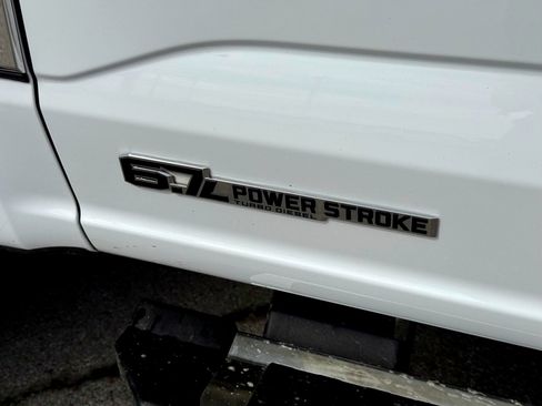 Used 2026 Ford F350 Lariat AWD/4WD image 3