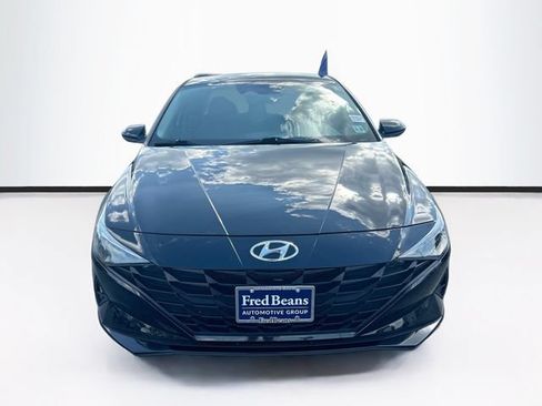 Used 2022 Hyundai Elantra SEL FWD image 2