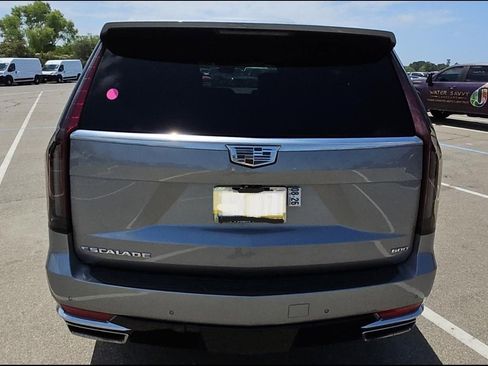 Certified 2023 Cadillac Escalade ESV Premium Luxury Platinum w/ LPO, Radiant Package AWD/4WD image 5