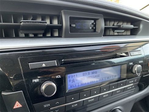 Used 2014 Toyota Corolla L image 21