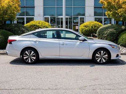 Used 2022 Nissan Altima 2.5 SV