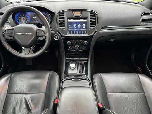 Used 2018 Chrysler 300 S w/ 300S Premium Group image 13