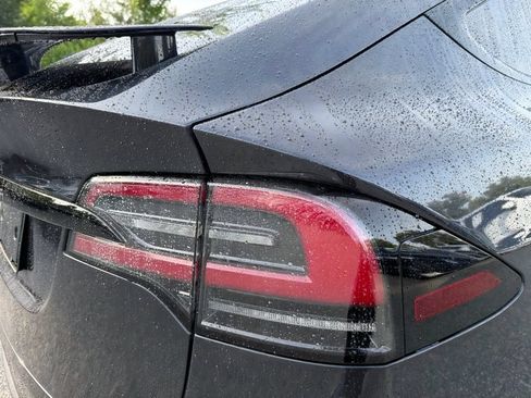 Used 2024 Tesla Model X AWD/4WD image 11
