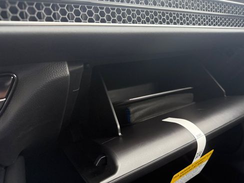 New 2026 Honda HR-V EX-L image 34