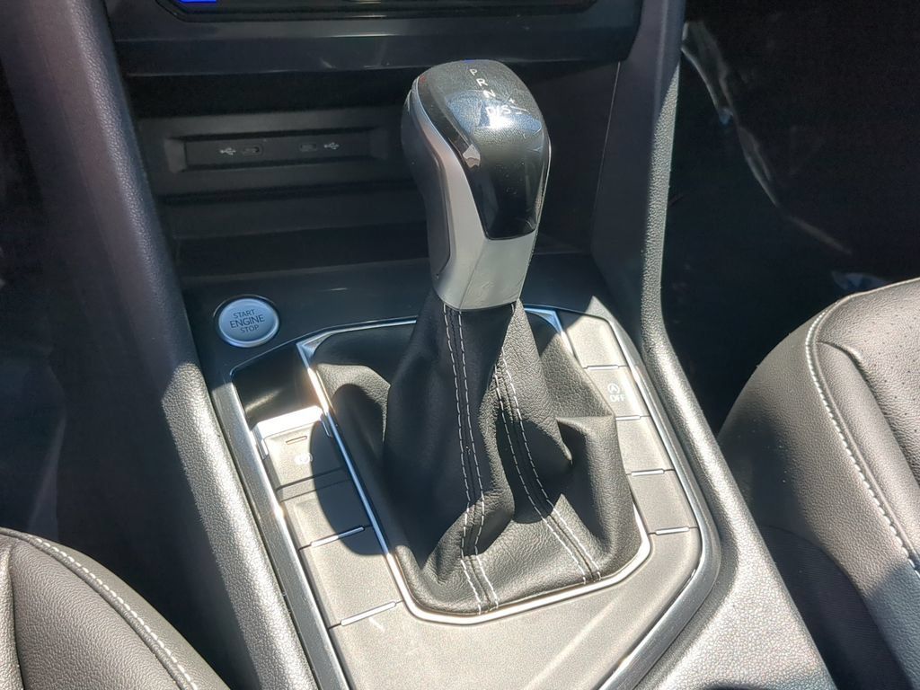 Certified 2023 Volkswagen Tiguan SE FWD image 25