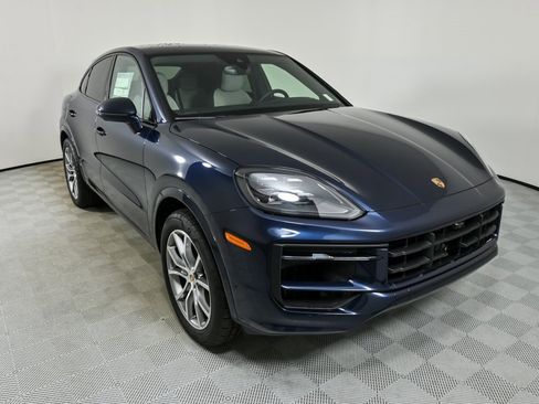 New 2025 Porsche Cayenne Coupe image 27