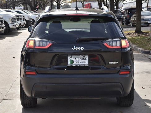 Used 2021 Jeep Cherokee Latitude image 9