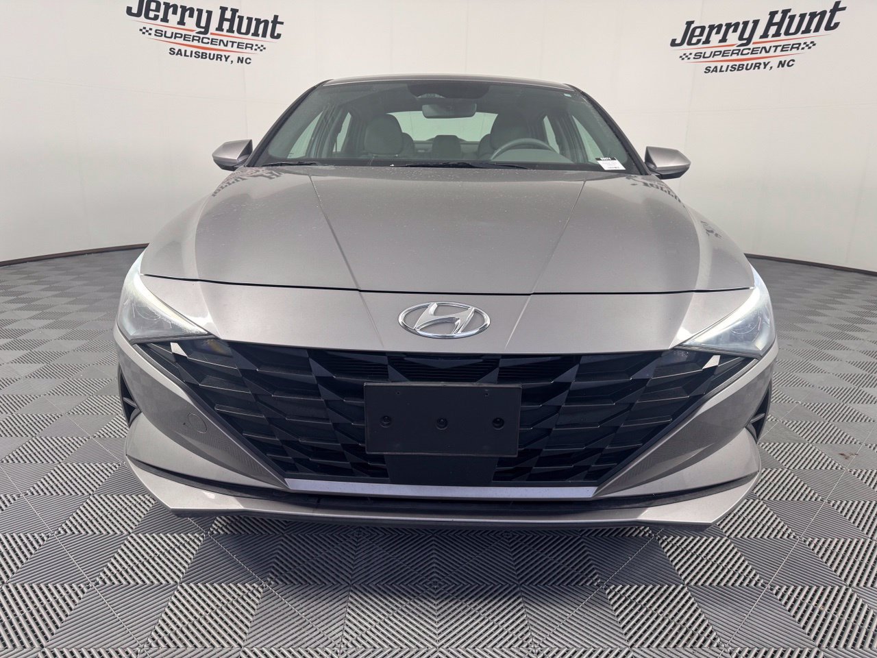 Used 2023 Hyundai Elantra SEL w/ Convenience Package FWD image 5