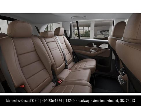 Used 2026 Mercedes-Benz GLS 450 4MATIC image 5
