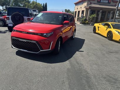 Used 2023 Kia Soul LX w/ LX Technology Package