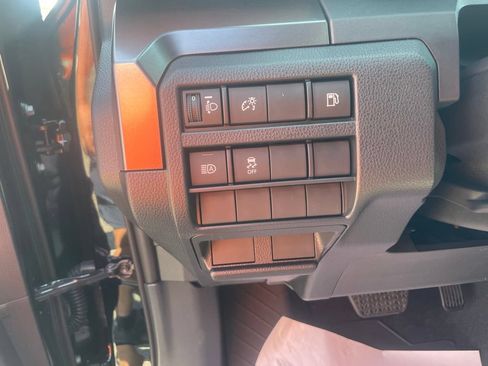 New 2026 Toyota 4Runner SR5 AWD/4WD image 18