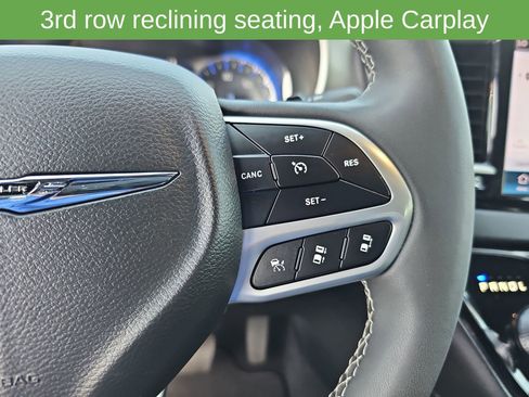 Used 2025 Chrysler Pacifica Select FWD image 20