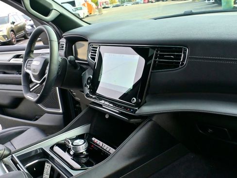 Used 2023 Jeep Wagoneer Series II image 28