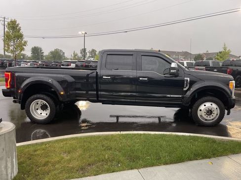 Used 2019 Ford F450 Platinum w/ Platinum Ultimate Package AWD/4WD image 6