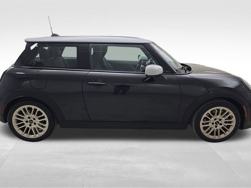 Certified 2025 MINI Cooper S image 10