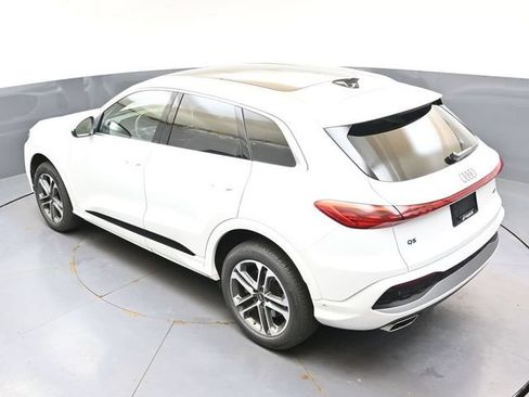 Used 2025 Audi Q5 Premium w/ Convenience Package AWD/4WD image 39