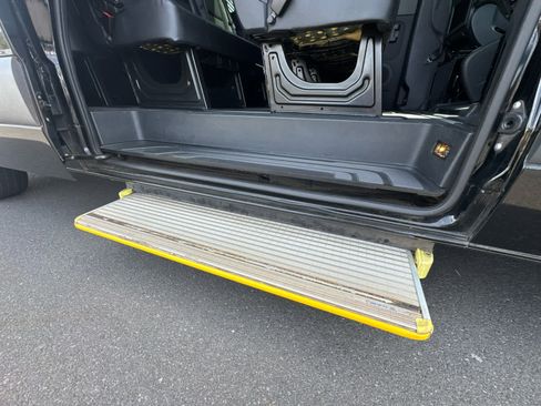 Used 2021 Mercedes-Benz Sprinter 2500 image 7