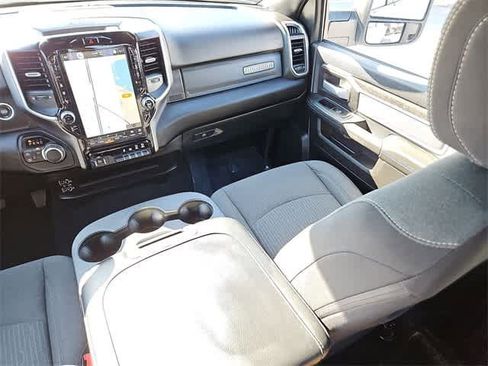 Used 2024 RAM 2500 Big Horn w/ Sport Appearance Package image 12