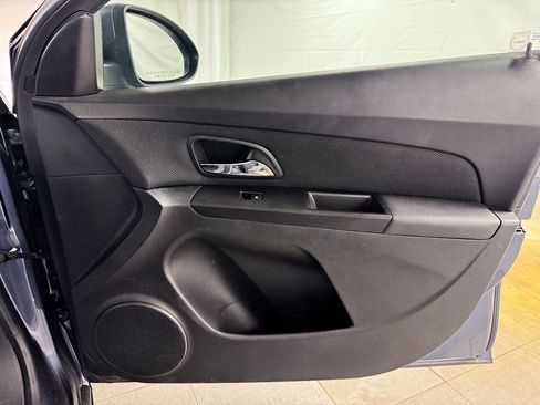 Used 2014 Chevrolet Cruze LT FWD image 17