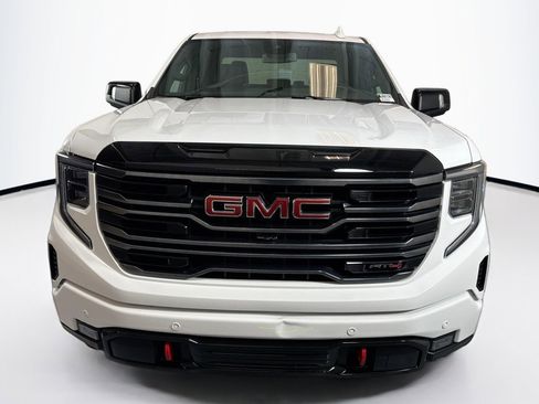Used 2025 GMC Sierra 1500 AT4 image 2