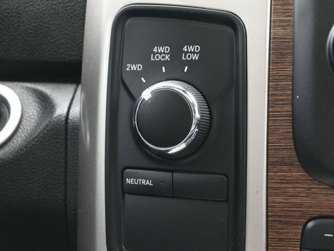 Used 2018 RAM 2500 Laramie w/ Snow Chief Group AWD/4WD image 36