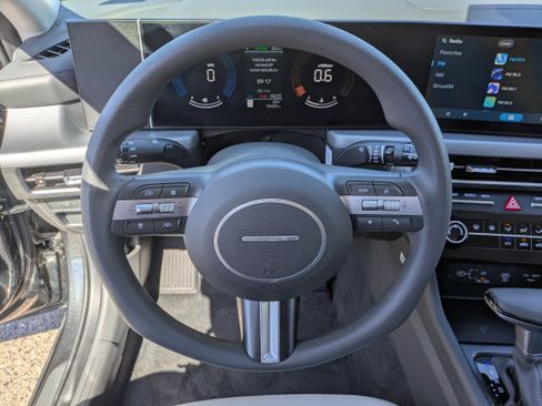 Certified 2025 Hyundai Sonata SE image 25