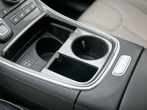 Used 2023 Hyundai Santa Fe Limited w/ Cargo Package image 17