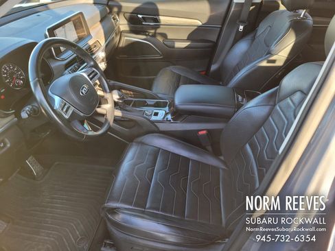 Used 2021 Kia Telluride SX w/ SX Prestige Package image 3