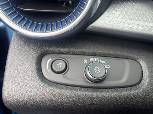 New 2026 Chevrolet Trax LT image 18