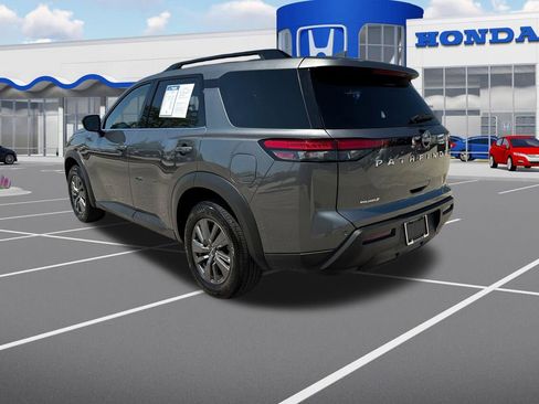 Used 2025 Nissan Pathfinder SV FWD image 6