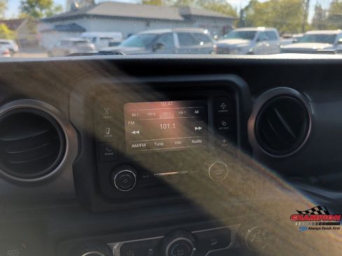 Used 2020 Jeep Wrangler Sport AWD/4WD image 20