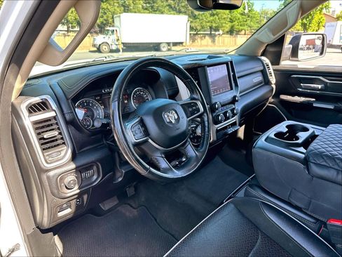 Used 2020 RAM 1500 Laramie w/ Off Road Group AWD/4WD image 17