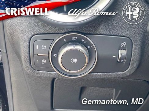 New 2025 Alfa Romeo Stelvio Sprint image 36