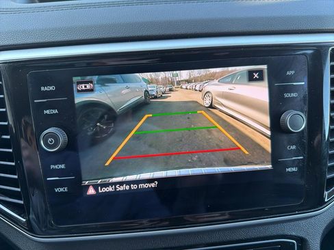 Used 2023 Volkswagen Atlas SE image 29