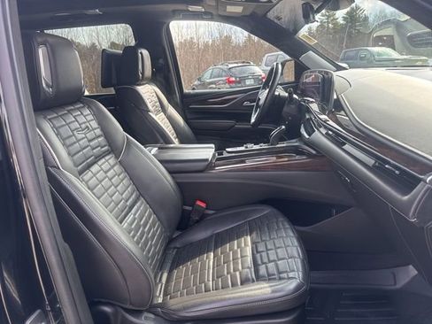 Used 2022 Cadillac Escalade Premium Luxury Platinum AWD/4WD image 38