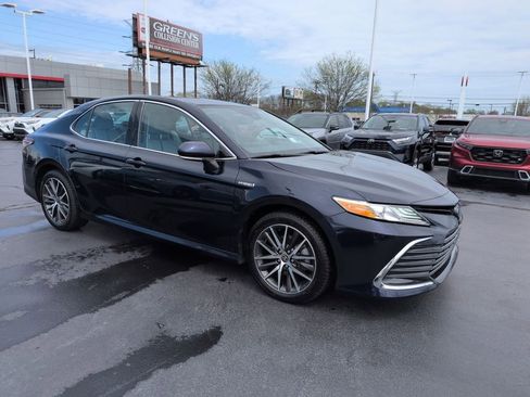 Certified 2021 Toyota Camry XLE w/ Protection Package (Q2) (TMS) image 7