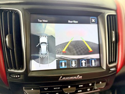 Used 2017 Maserati Levante S image 32