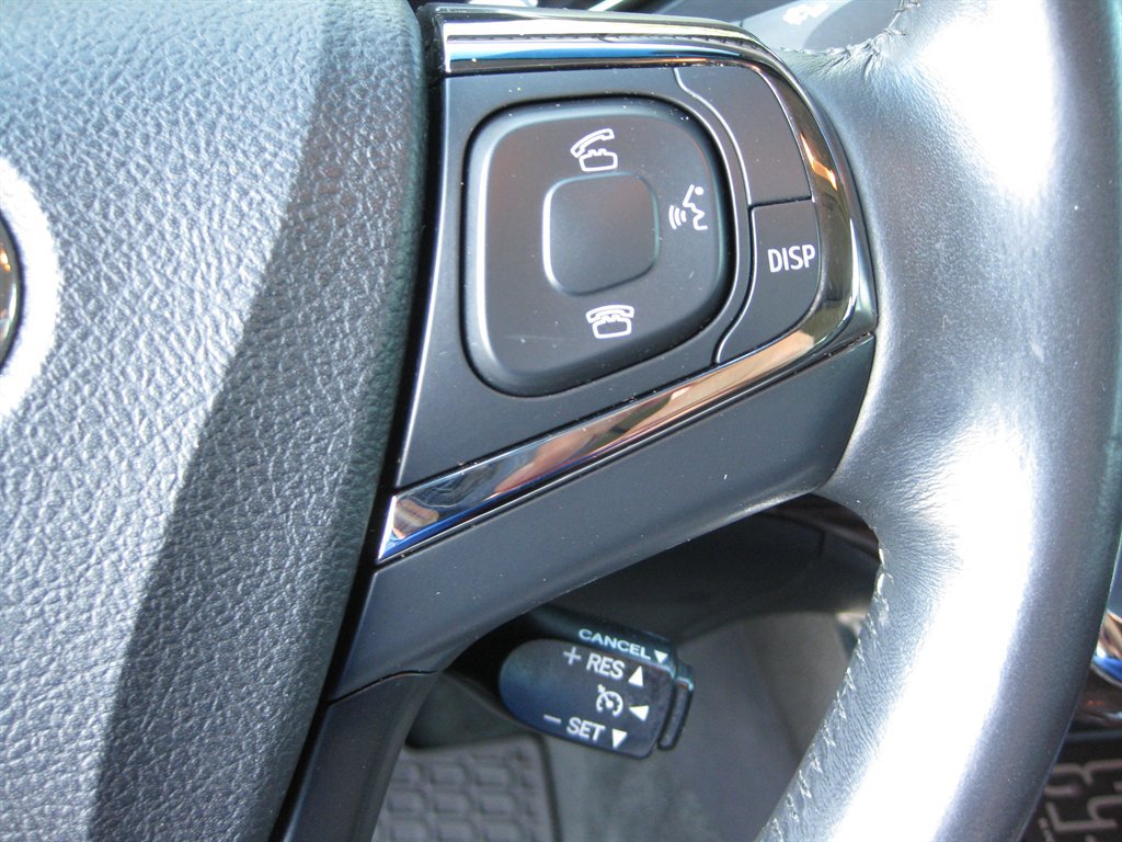 Used 2013 Toyota Avalon Limited FWD image 18