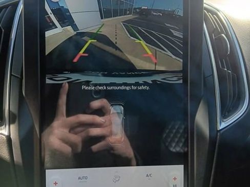 Used 2024 Ford Edge Titanium image 21