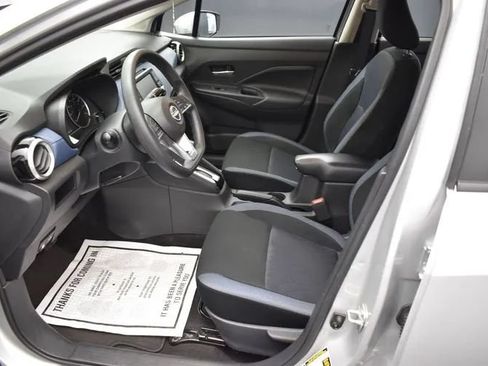 Used 2025 Nissan Versa SV FWD image 14